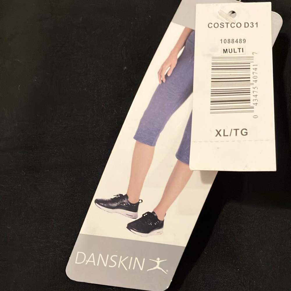 NWT Danskin Black Capris - Picture 2 of 6